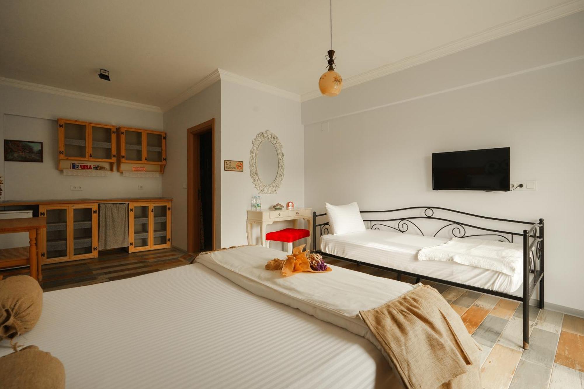 La Vida Otel Урла Экстерьер фото