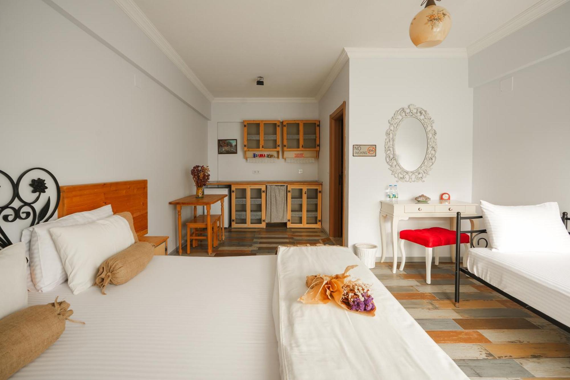La Vida Otel Урла Экстерьер фото