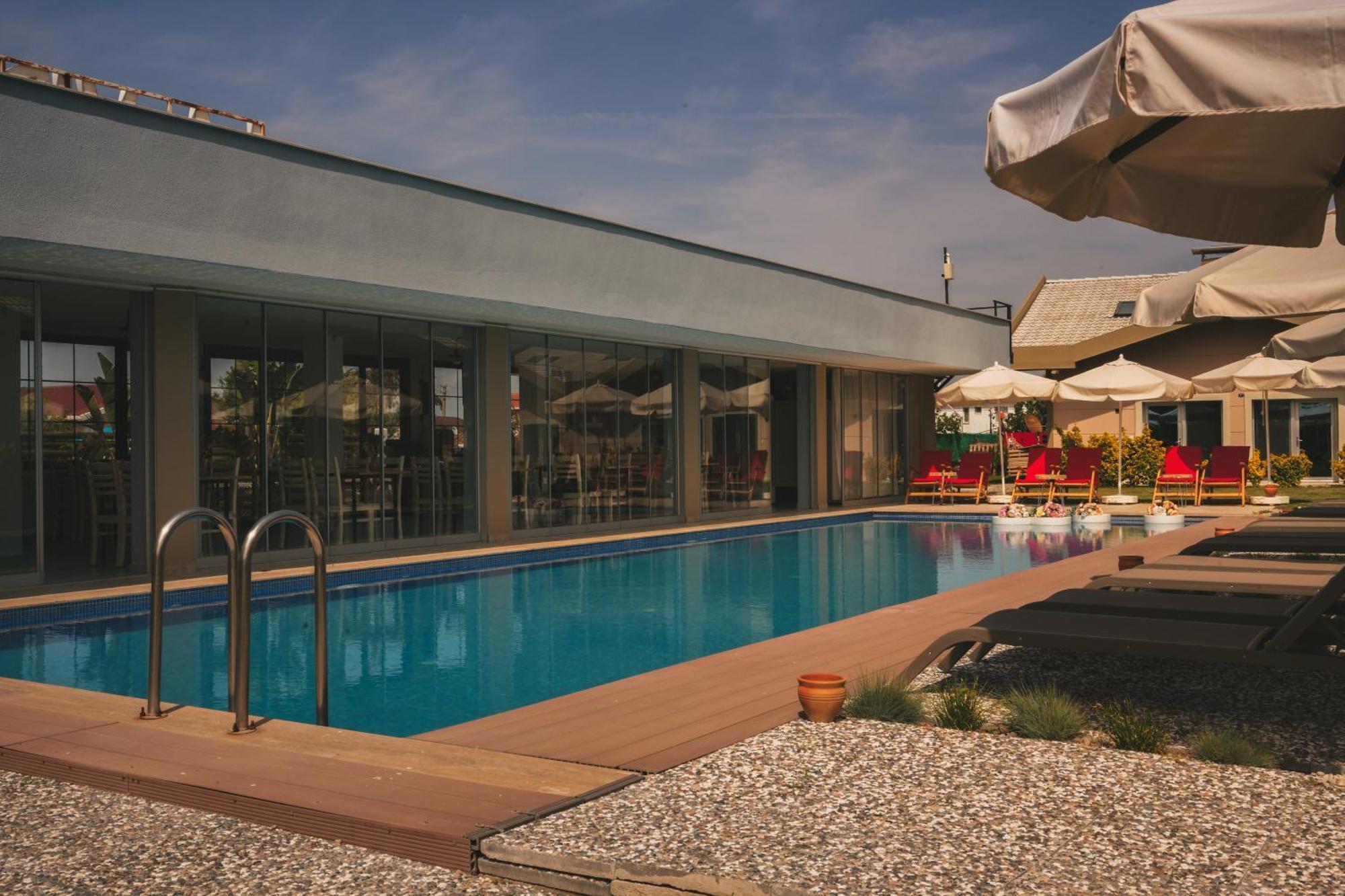 La Vida Otel Урла Экстерьер фото